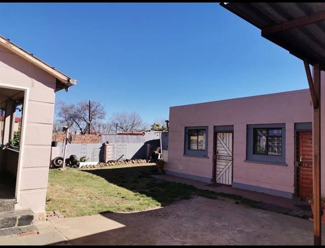 3 BEDROOM HOUSE FOR SALE IN FOREST HILL